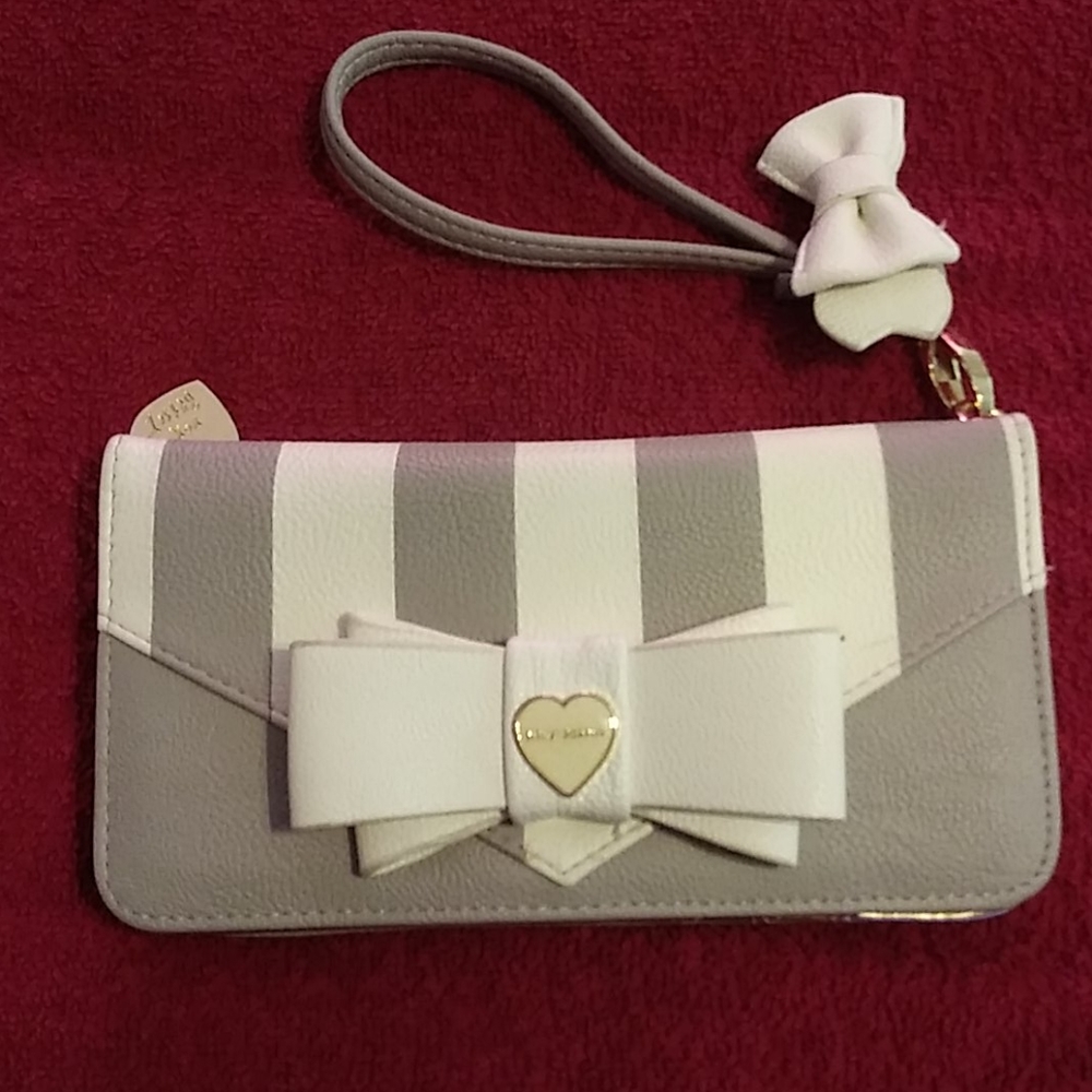 BETSEY JOHNSON WRISTLET